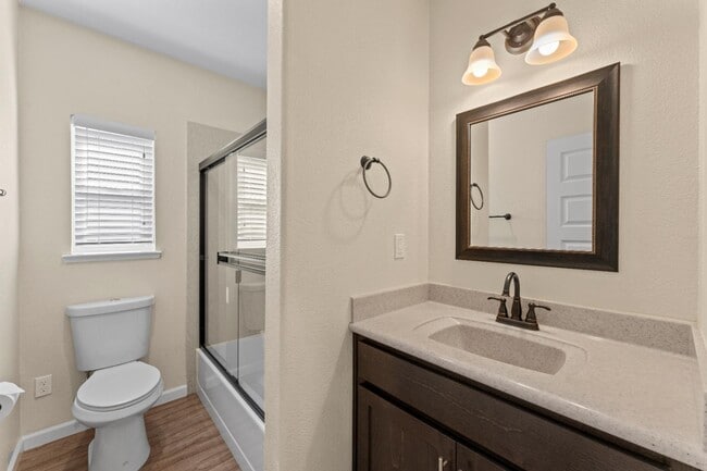 Building Photo - 510 15th St