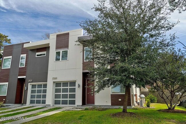 Outside 2 - 2525 Tonbo Trl