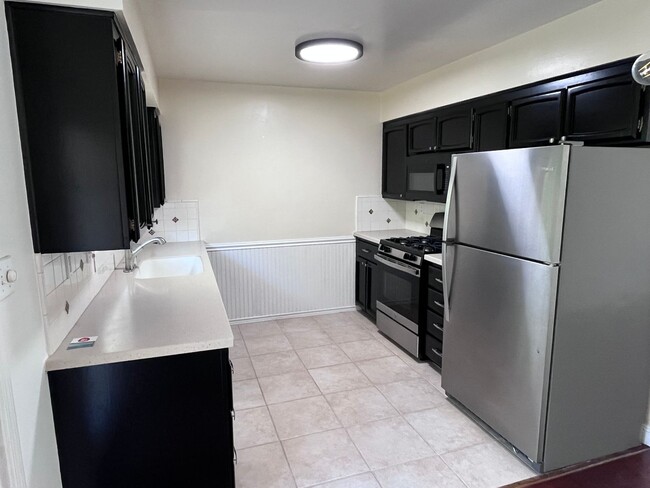 Building Photo - BEAUTIFUL UPDATED HOME IN EAST SAC!!