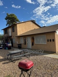 Building Photo - 8 Britz Cir