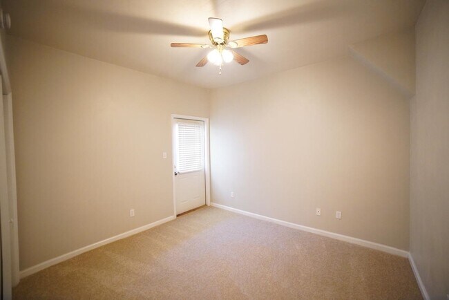 Building Photo - 2403 Hartsfield Rd