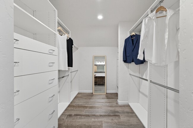 Building Photo - 420 Colusa Pl