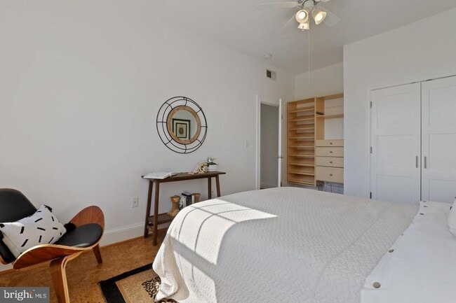 Building Photo - Beautiful One BR in Columbia Heights/Adams...