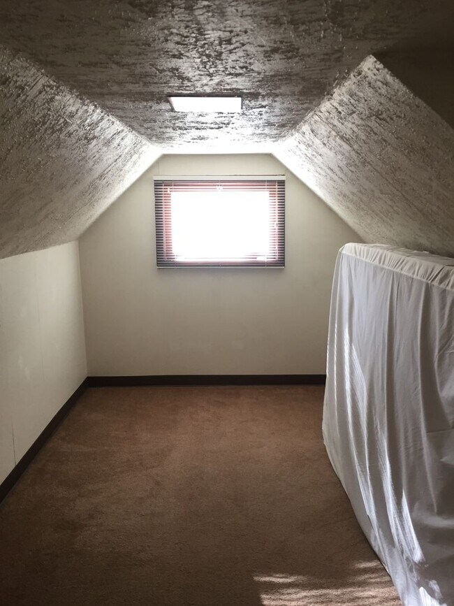 Building Photo - Lewis & Clark Graduate/Law Students ONLY