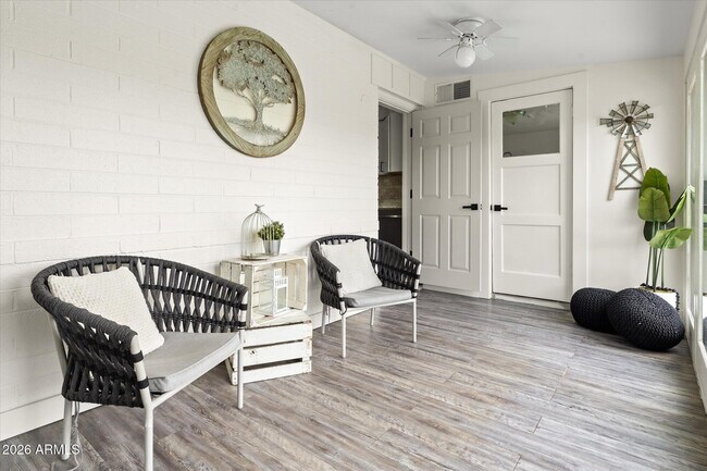 Building Photo - 423 N 73rd Pl