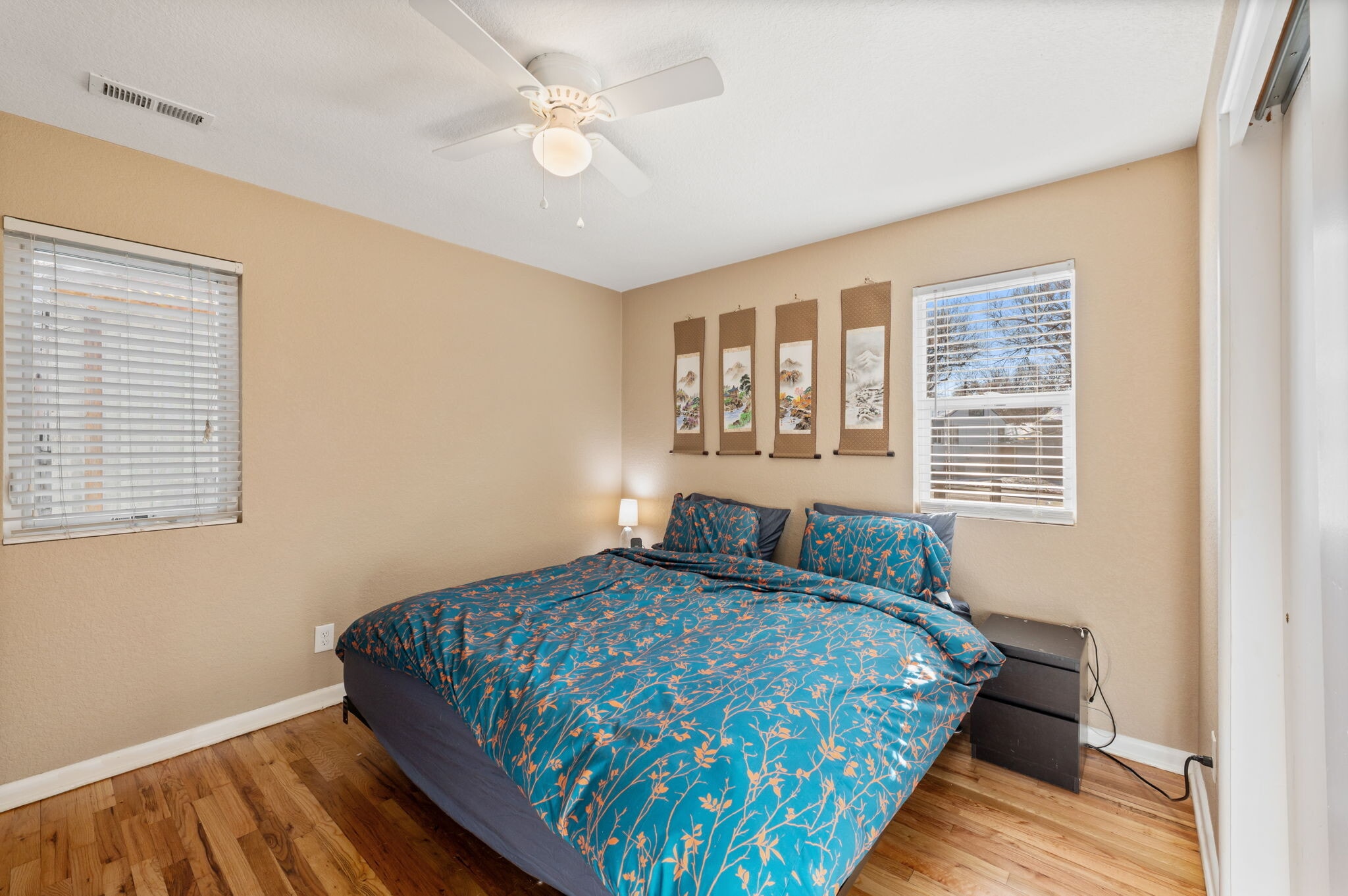 Building Photo - 136 E 5th Ave