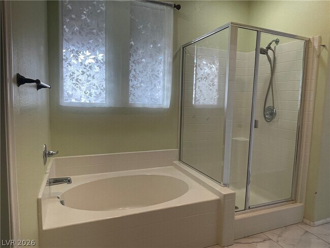 Building Photo - 5530 Spiceberry Dr