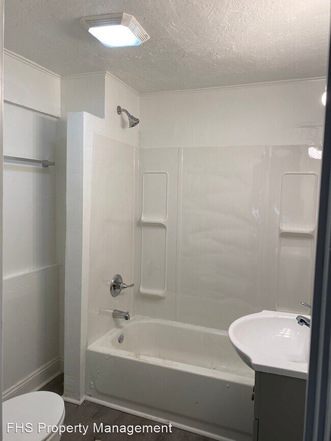 Building Photo - 4 br, 2 bath House - 1721 W Thoman