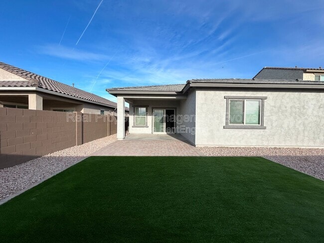 Building Photo - 17655 W Pueblo Ave