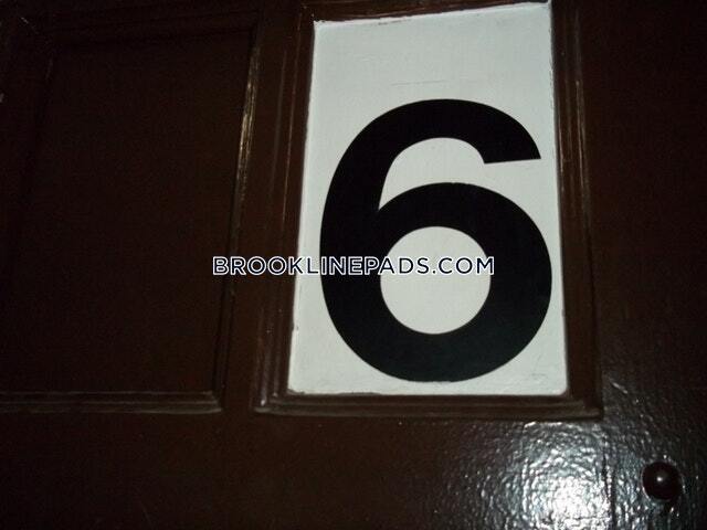 Building Photo - 62 Egmont St