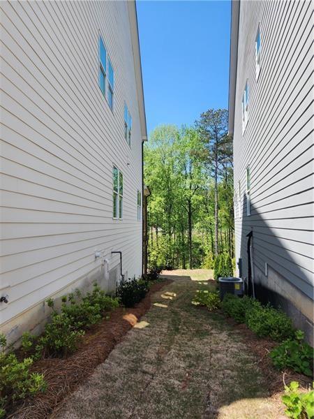 Building Photo - 1241 Westshore Dr