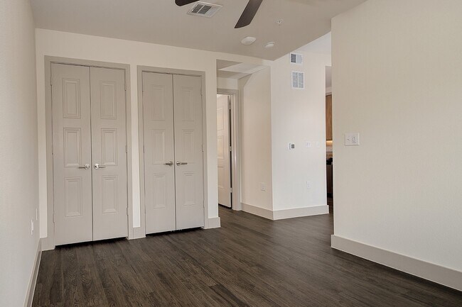 Building Photo - 8900 Six Pines Dr