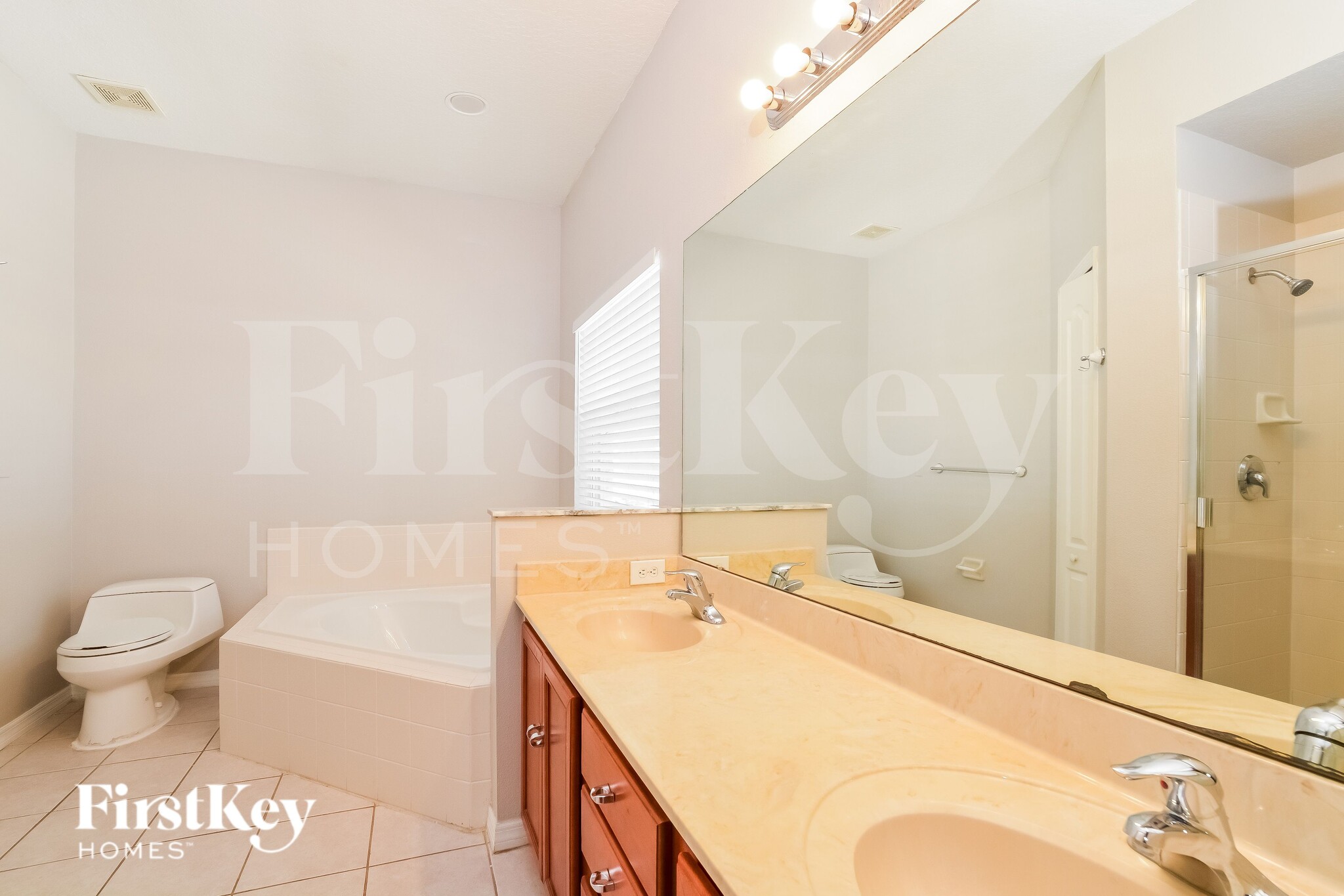 Building Photo - 1242 Longville Cir