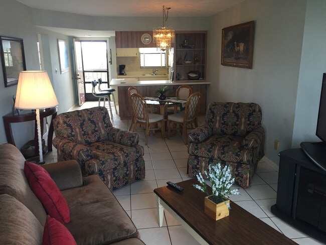 Building Photo - 2 Bedroom Condo at Popular Anglers Cove Co...