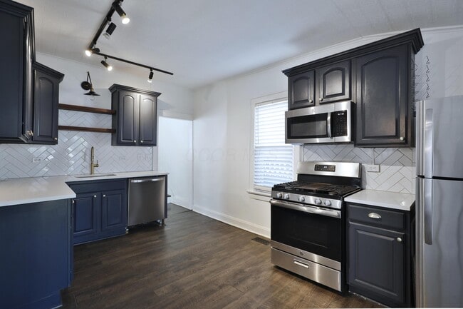 Building Photo - 476 Zimpfer St