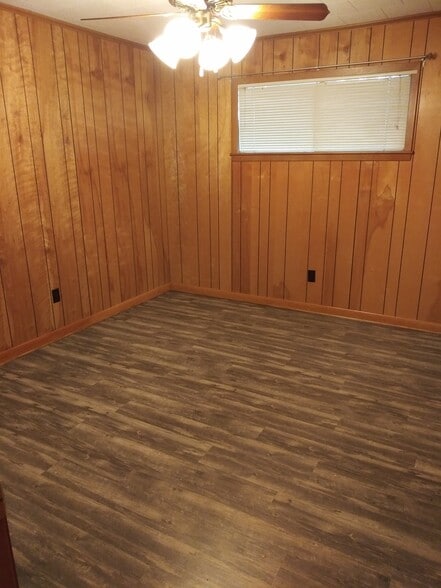 Building Photo - 509 Maxine Ave