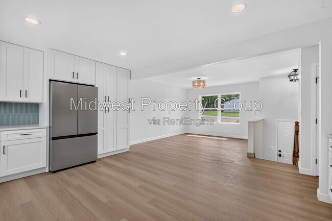 Building Photo - 13 S Perry Cir
