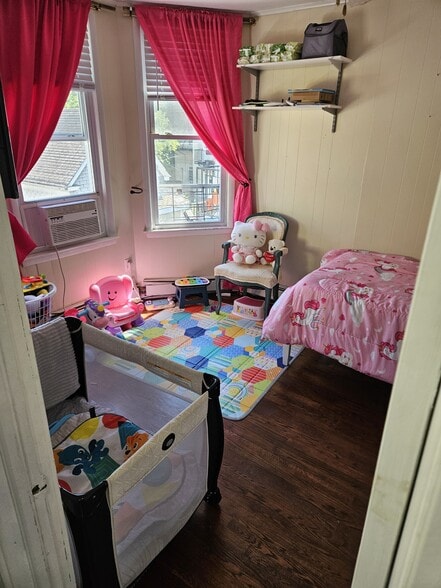 2nd bedroom - 4916 Park Ave