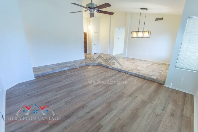 Building Photo - 5513 E Terry Dr