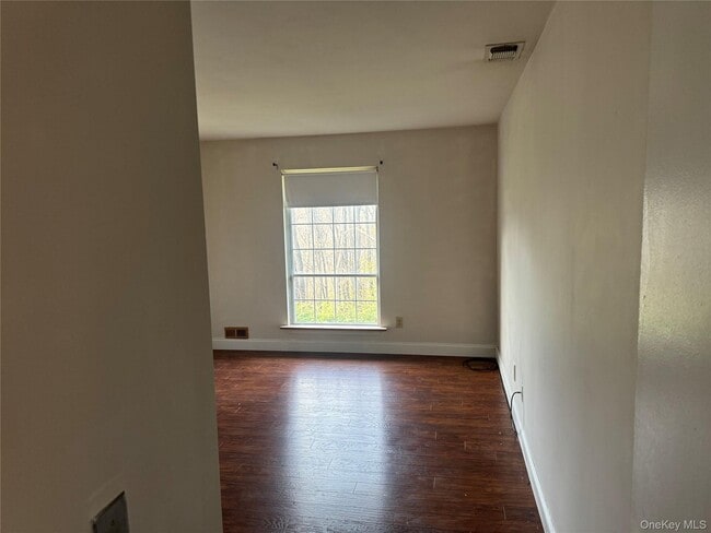 Building Photo - 11 The Rise