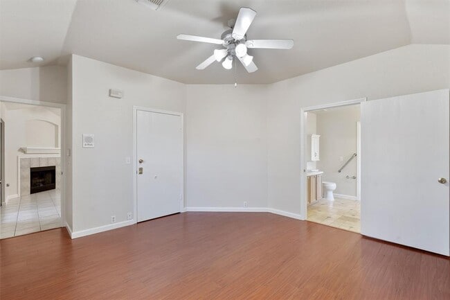 Building Photo - 902 Rocking Spur Cove