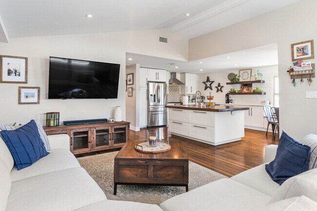 Building Photo - 246 Copper Ave