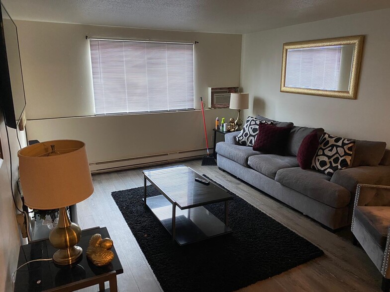 Tamarack Apartments - 169-171 W Spring St West Haven CT 06516 ...