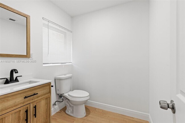 Building Photo - 317 N 31st Ave