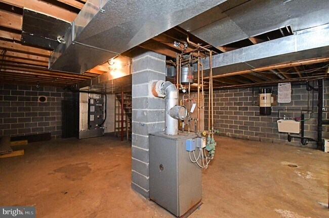 Building Photo - 306 Cedar Hill Rd