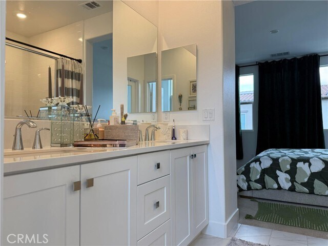 Building Photo - 3030 Cove St