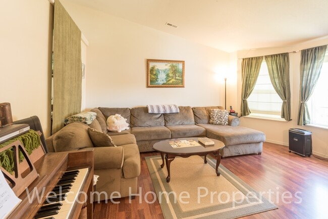 Building Photo - Beautiful 3 Bedroom Home Close to WWU