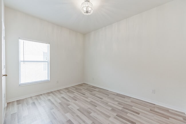 Building Photo - 8190 Silver Birch Way