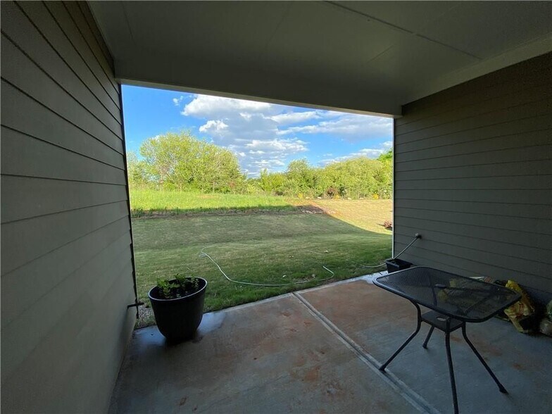 Building Photo - 5580 Bergeson Wy