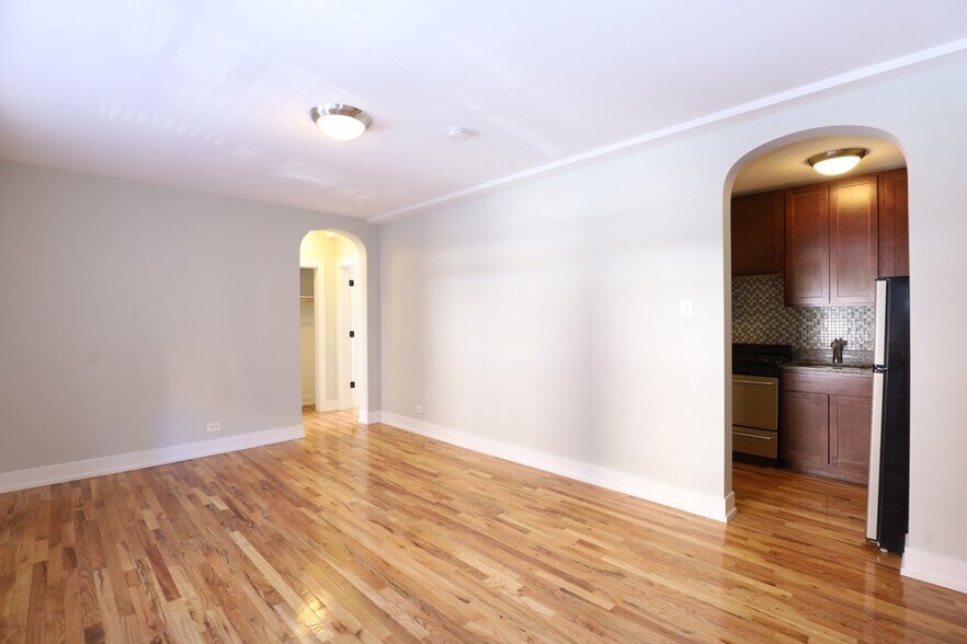 Building Photo - 553 W Arlington Pl