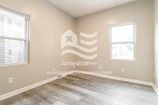 Building Photo - 1738 Marne Ave