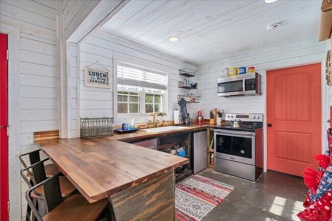 Building Photo - 2796 Camp Easter Rd