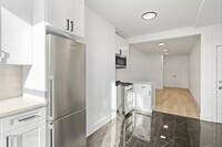 Building Photo - 216 Madison St