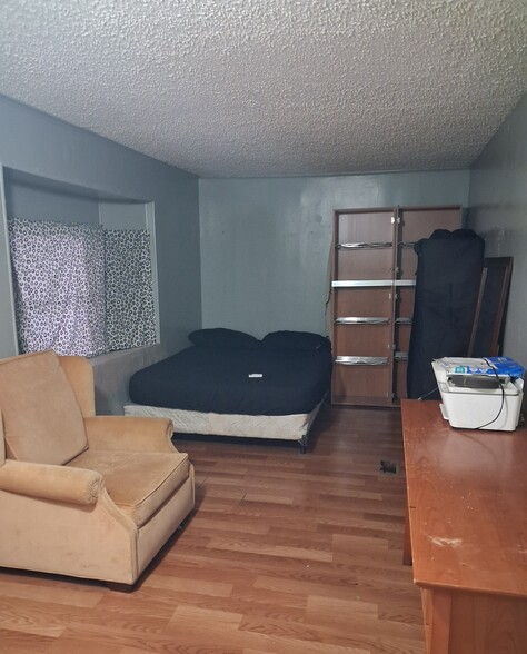 Building Photo - 545 SW 130th Ter