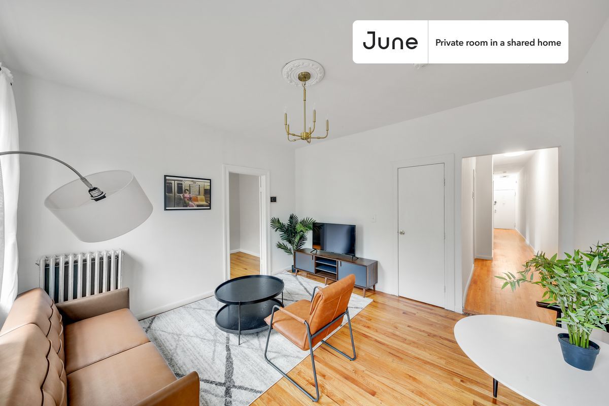 Building Photo - Room in Shared 3 bed/1 bath home in Hamilton Heights