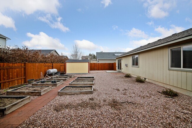 Building Photo - Charming home in Southwest Redmond