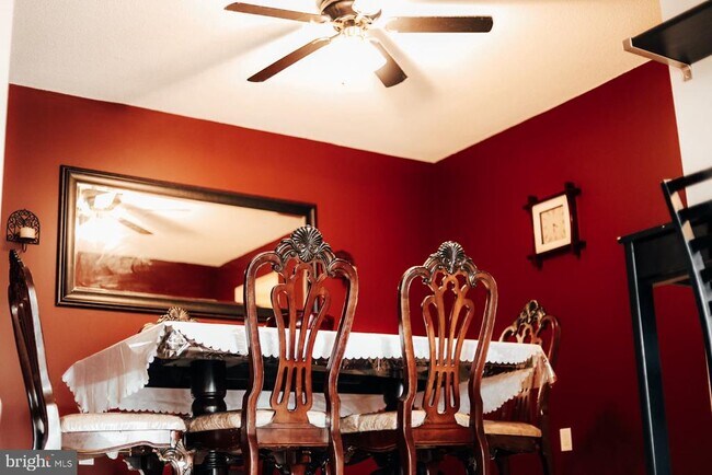 Building Photo - 1300 Army Navy Dr