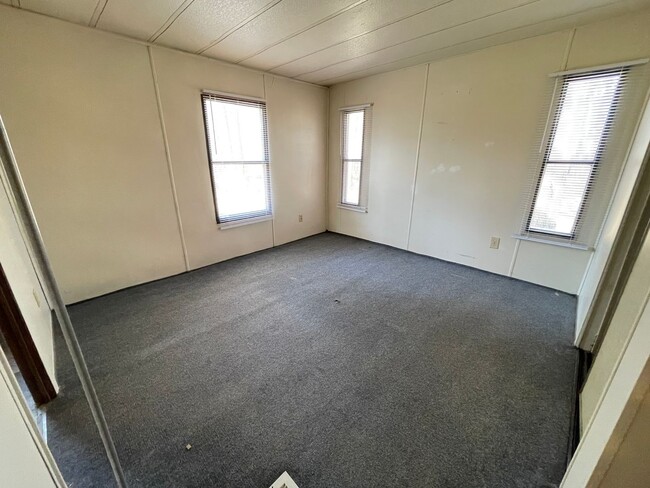 Building Photo - Two bedroom + Office mobile home in peacef...