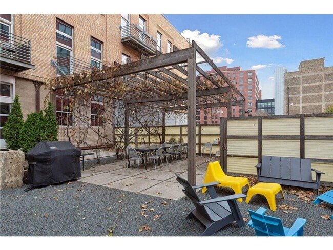 Building Photo - 801 N Washington Ave