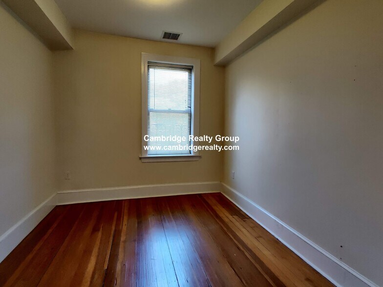 Building Photo - 844 Massachusetts Ave