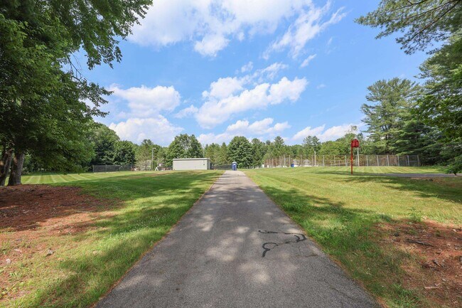 Building Photo - 156L Capitol Hill Dr