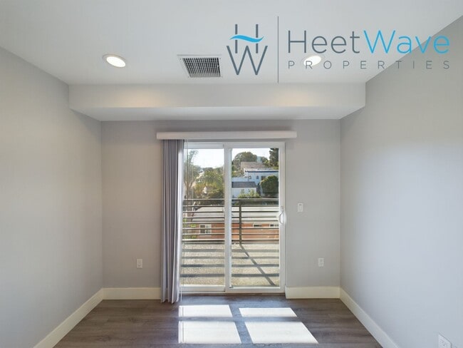 Building Photo - REZKO - E Street