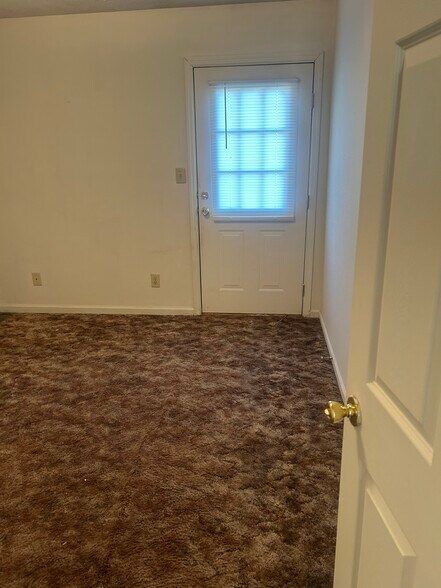 Building Photo - 244 Burkhardt Way