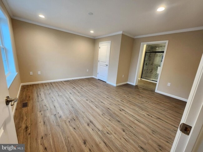 Building Photo - 171 N Almond St