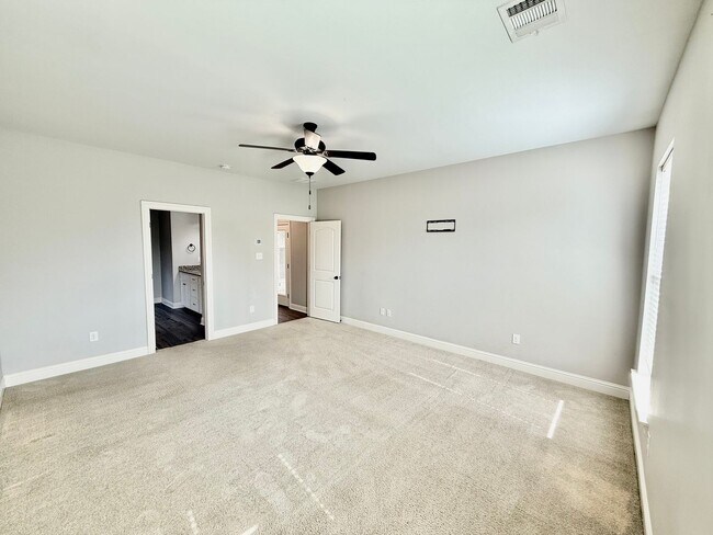 Building Photo - Spacious 3BR Corner-Lot Home in Reserve at Conway