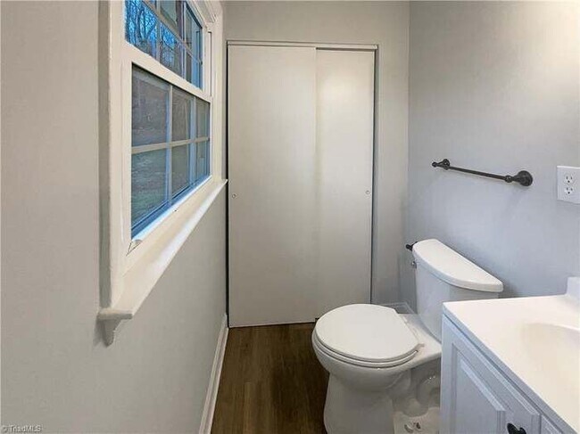 Building Photo - 4043 Larkspur Pl